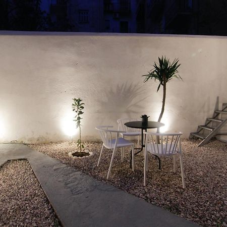 Patio Apartment Near Metro & Acropolis Athene Buitenkant foto