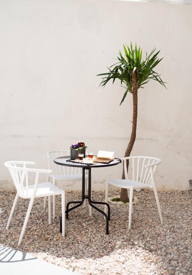 Patio Apartment Near Metro & Acropolis Athene Buitenkant foto