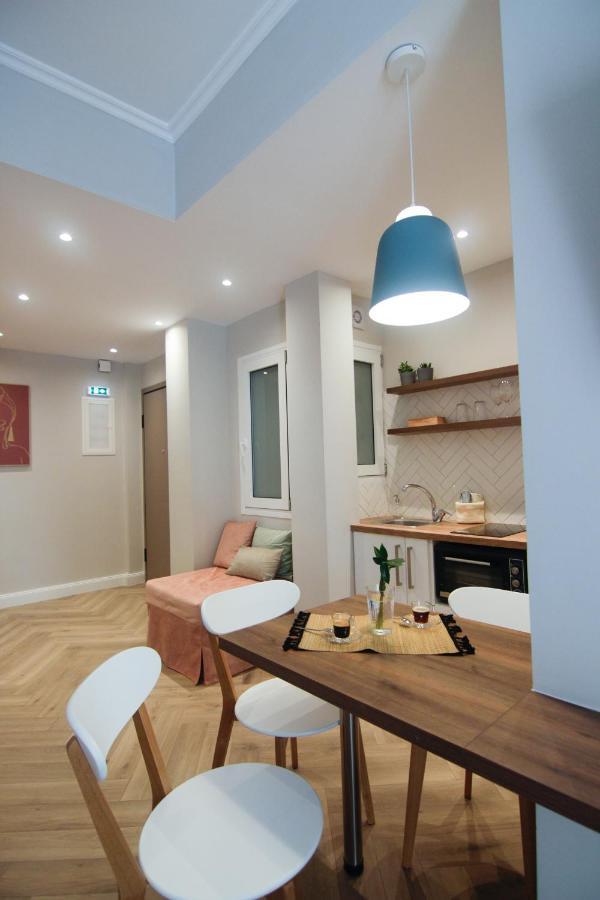 Patio Apartment Near Metro & Acropolis Athene Buitenkant foto